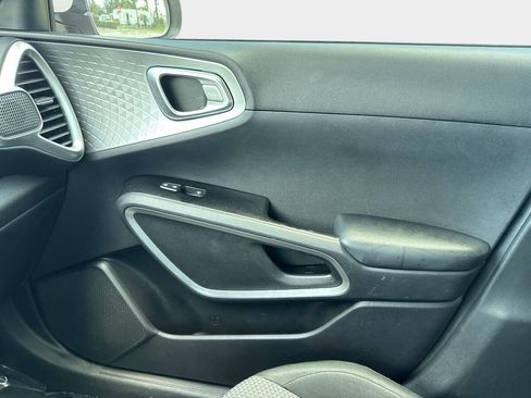 Used 2020 Kia Soul LX FWD image 22