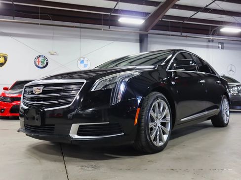 Used 2018 Cadillac XTS w/ Rear Seat Comfort Package image 5