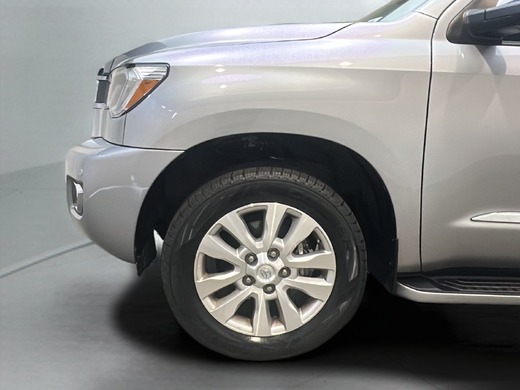 Used 2018 Toyota Sequoia Platinum AWD/4WD image 13