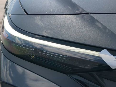 Used 2024 Hyundai Elantra SEL image 9