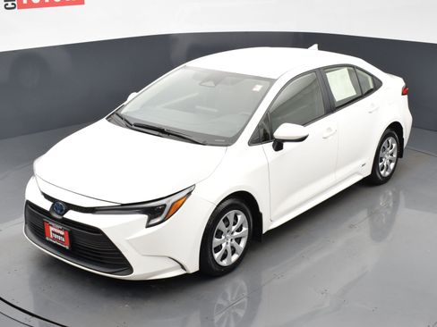 Used 2024 Toyota Corolla LE image 23