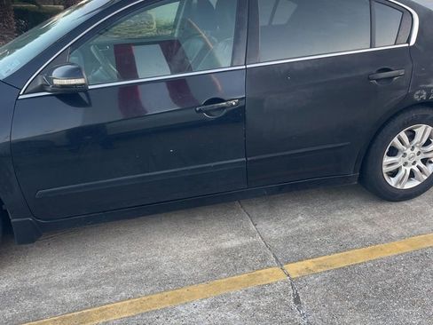 Used 2010 Nissan Altima 2.5 SL w/ Technology Pkg image 2