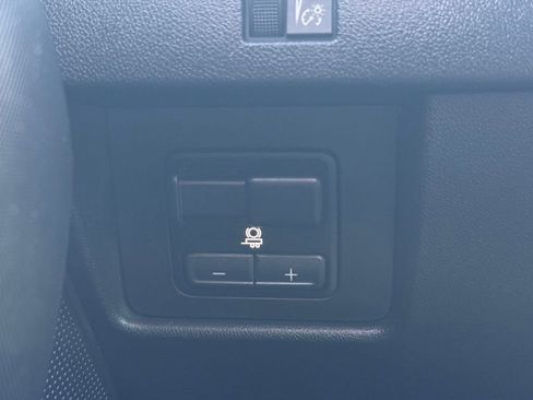 Used 2023 Chevrolet Colorado Z71 w/ Z71 Convenience Package 2 image 17