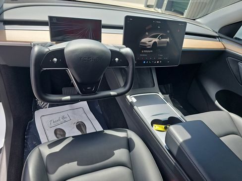 Used 2023 Tesla Model Y Long Range AWD/4WD image 18
