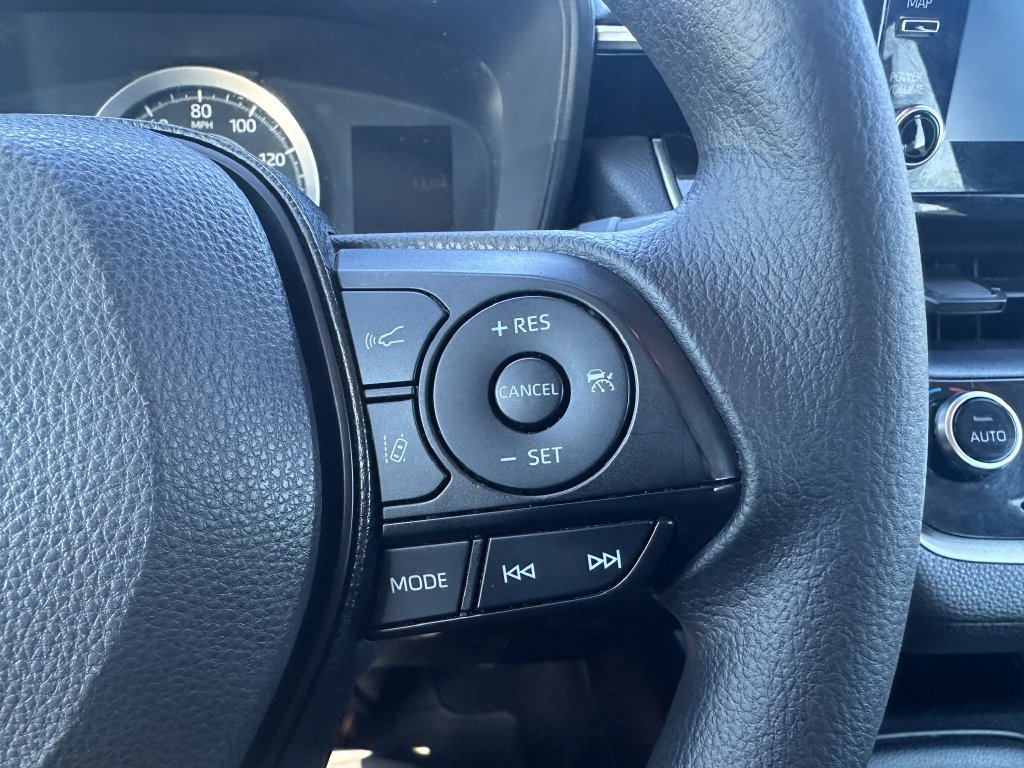 Used 2020 Toyota Corolla LE FWD image 21