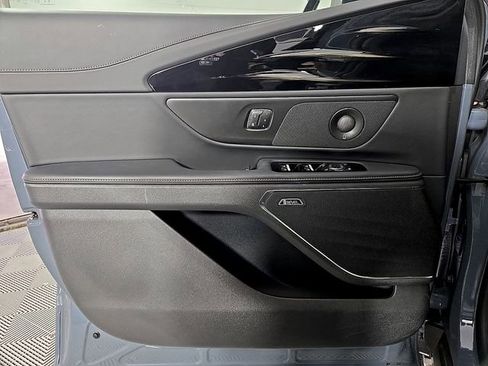 Used 2025 Lincoln Nautilus Premier w/ Equipment Group 102A image 12