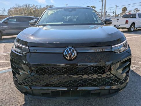 New 2026 Volkswagen Tiguan SE R-Line FWD image 9
