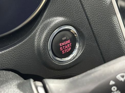 Used 2018 Subaru Outback 2.5i Limited image 19