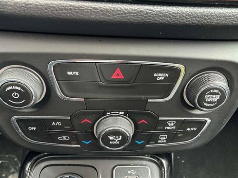 Used 2017 Jeep Compass Limited w/ Navigation Group image 30