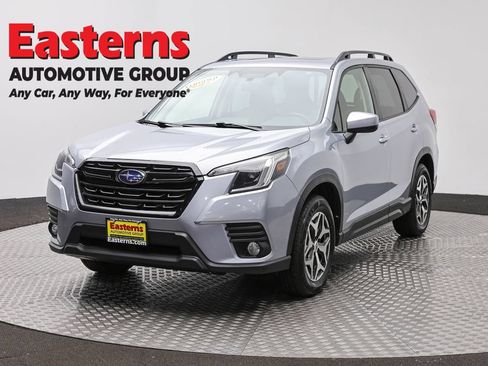 Used 2022 Subaru Forester Premium AWD/4WD image 1