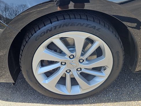 Used 2017 Acura ILX w/ Premium Package image 4