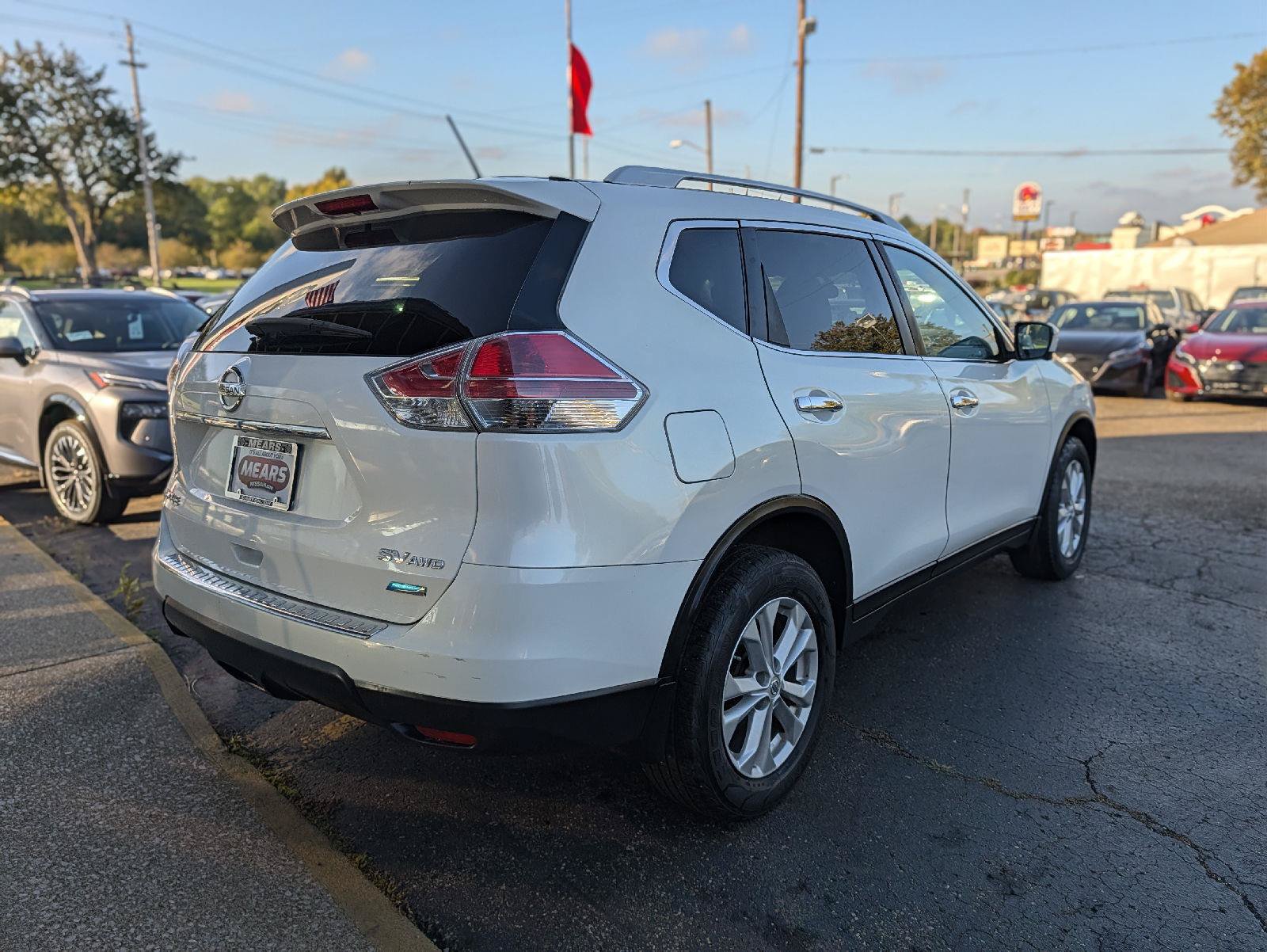 Used 2014 Nissan Rogue SV w/ SV Premium Package AWD/4WD image 12