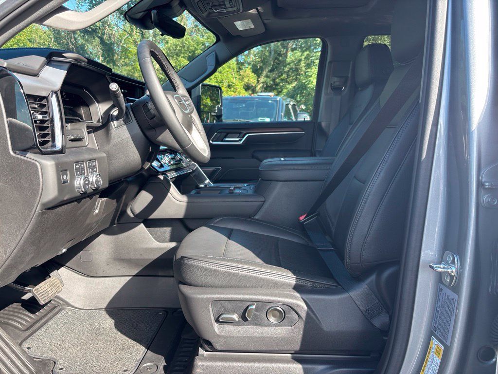 Used 2025 GMC Sierra 2500 Denali w/ Technology Package AWD/4WD image 17
