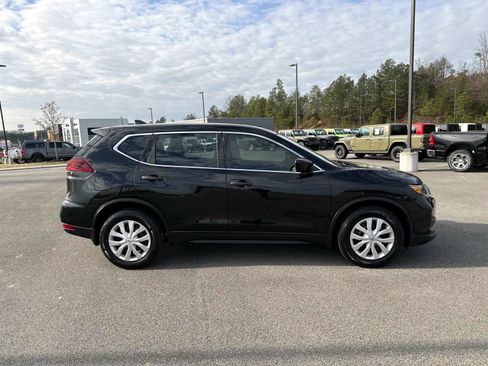 Used 2020 Nissan Rogue S image 4