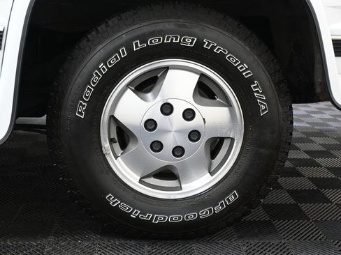 Used 1995 Chevrolet Tahoe 4WD image 26