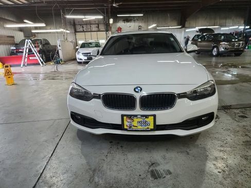 Used 2017 BMW 320i xDrive Sedan AWD/4WD image 8