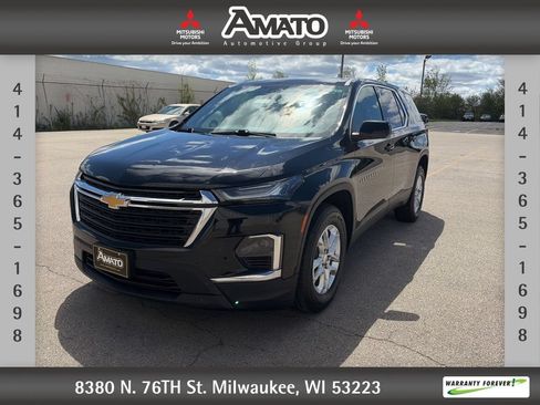 Used 2022 Chevrolet Traverse LS FWD image 1