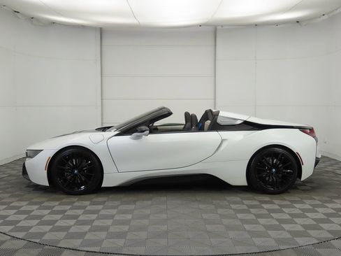 Used 2019 BMW i8 Roadster image 8