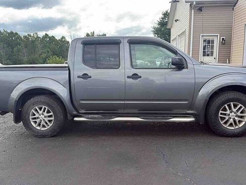 Used 2019 Nissan Frontier SV AWD/4WD image 1