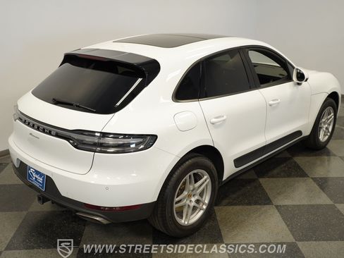 Used 2019 Porsche Macan AWD/4WD image 30