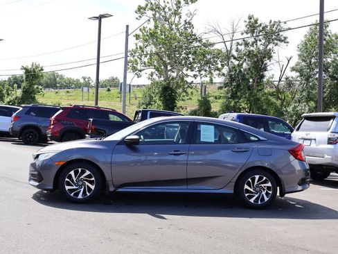 Certified 2018 Honda Civic EX image 4