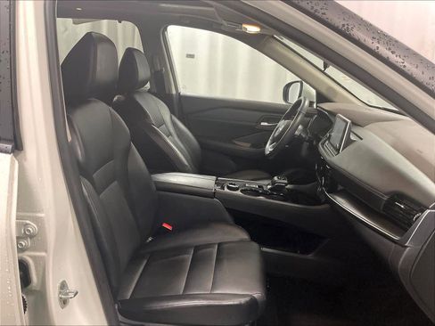 Certified 2023 Nissan Rogue SV w/ SV Premium Package image 11