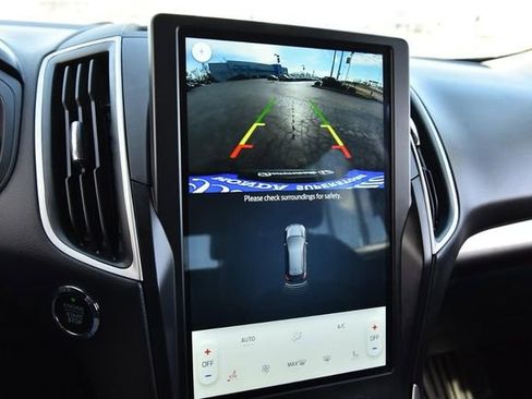 Used 2024 Ford Edge SEL image 12