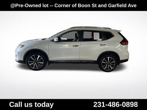 Used 2017 Nissan Rogue SL AWD/4WD image 2
