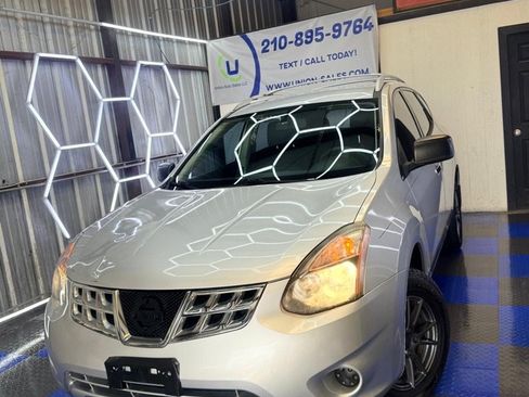 Used 2014 Nissan Rogue S w/ Convenience Package AWD/4WD image 5