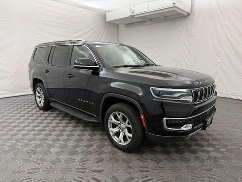 Used 2022 Jeep Wagoneer Series II AWD/4WD image 4