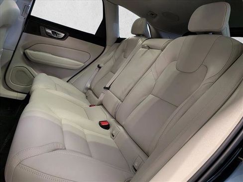 New 2026 Volvo XC60 B5 Ultra w/ Climate Package image 17