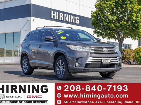 Used 2017 Toyota Highlander XLE w/ Protection Package #3 AWD/4WD image 1