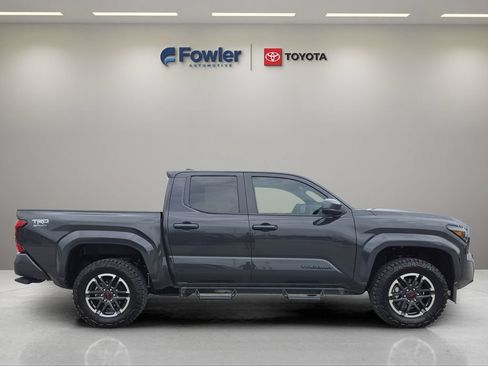 Certified 2025 Toyota Tacoma TRD Sport AWD/4WD image 8