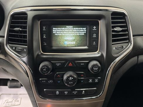 Used 2016 Jeep Grand Cherokee Laredo w/ Quick Order Package 23E AWD/4WD image 10
