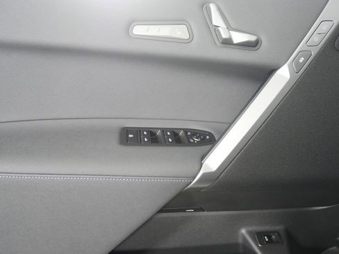 Used 2026 BMW iX xDrive45 w/ M Sport Package image 9