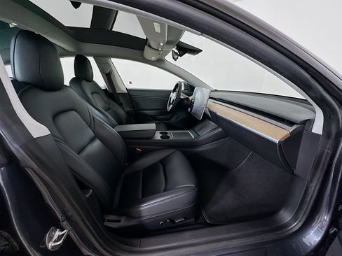 Used 2021 Tesla Model 3 Long Range image 32