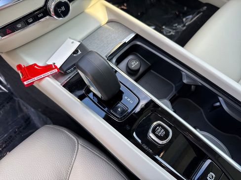 New 2026 Volvo V60 B5 Cross Country Plus w/ Protection Package Premier image 29