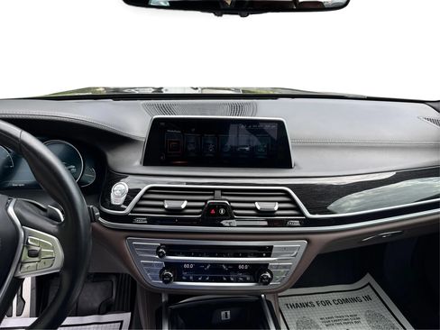 Used 2017 BMW 750i xDrive AWD/4WD image 16
