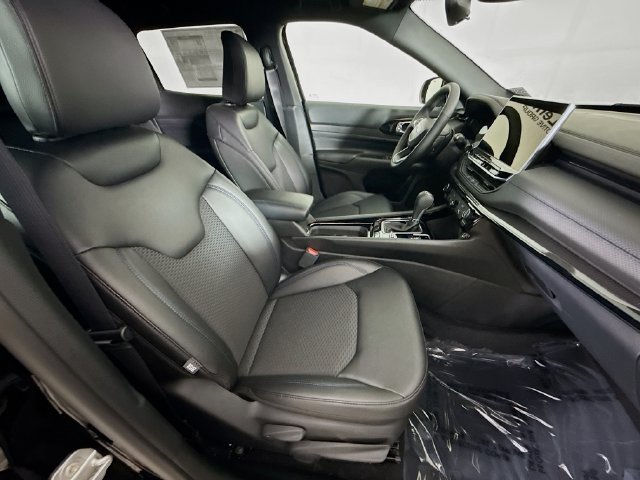 New 2026 Jeep Compass Latitude AWD/4WD image 26