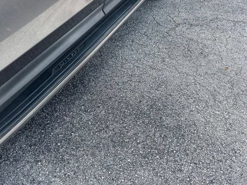 Used 2017 Honda Pilot EX-L image 11