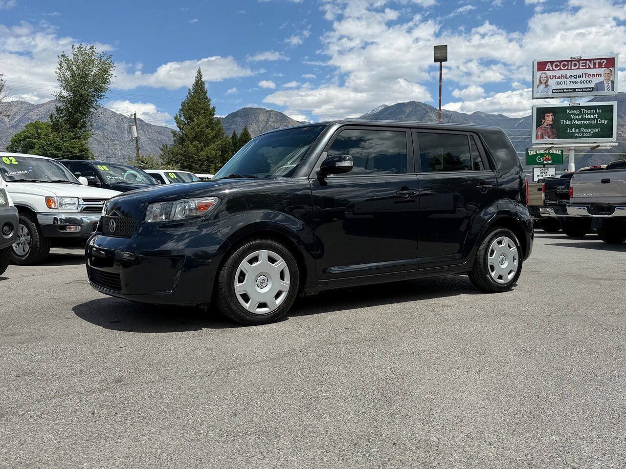 Used 2009 Scion xB FWD image 1