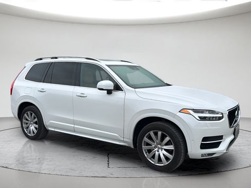 Used 2019 Volvo XC90 T6 Momentum w/ Advanced Package AWD/4WD image 2