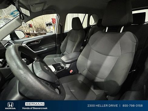 Used 2025 Toyota RAV4 XLE AWD/4WD image 26