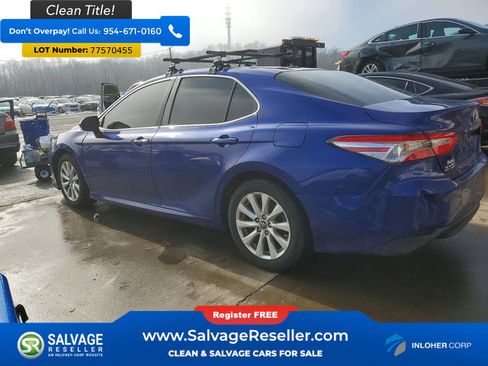 Used 2018 Toyota Camry LE image 3
