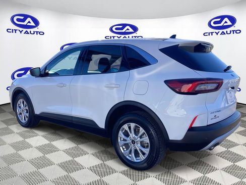 Used 2023 Ford Escape Active image 5