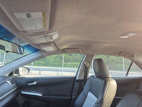 Used 2013 Toyota Camry SE FWD image 17