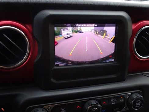 Used 2021 Jeep Wrangler Unlimited Rubicon image 36