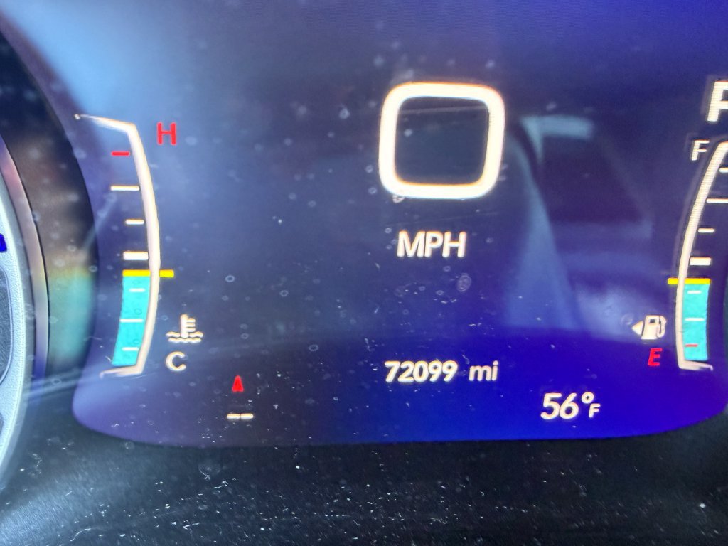 Used 2024 Chrysler Pacifica Touring-L FWD image 9