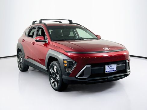 Used 2024 Hyundai Kona SEL AWD/4WD image 3