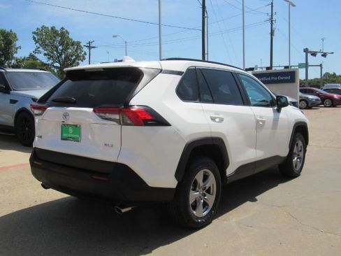 Used 2025 Toyota RAV4 XLE image 7